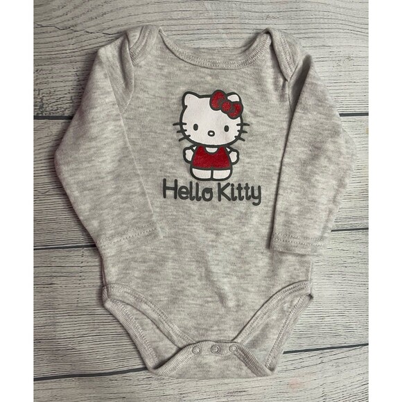 Four Hello Kitty Baby Girl Onesies Bodysuits, Size 0-6 months - Picture 8 of 11